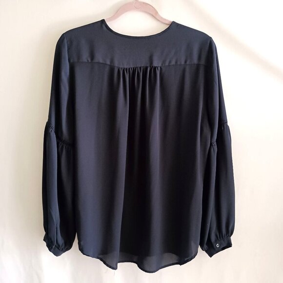 Violet + Claire Navy Blue Crochet Detail Tunic Blouse Women’s Size L Top - Picture 2 of 6